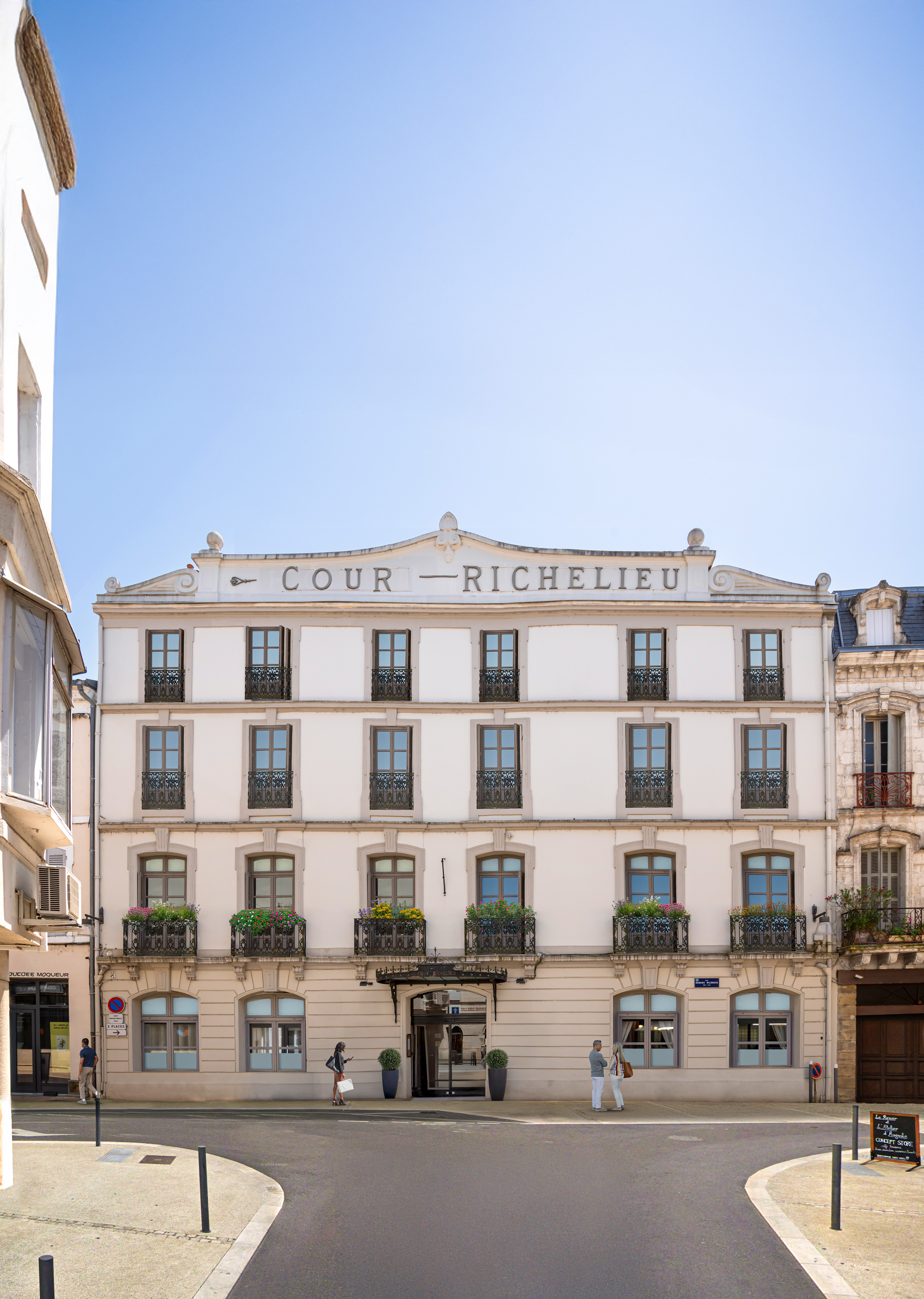 COUR RICHELIEU